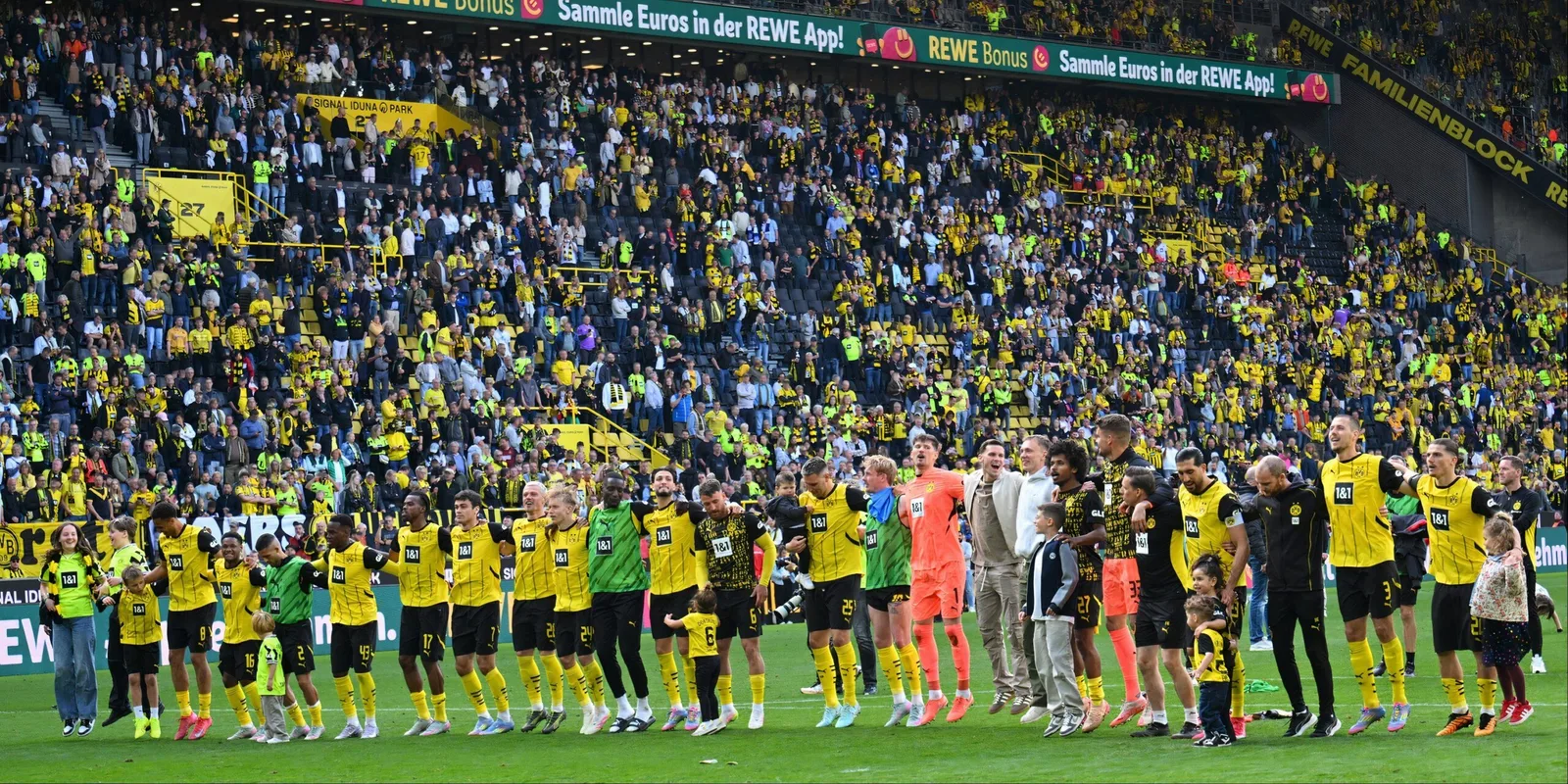 Wolves Battle Borussia Dortmund pour 18 ans Starlette avec clause de libération de 10 millions de livres sterling