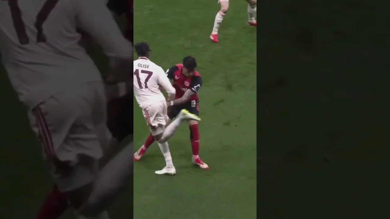 moment of olise#skills#football#bayernmunich#olise#dribble#soccer#ucl#bundesliga#fyp#trending#sports