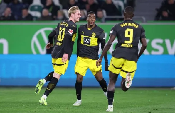Borussia Dortmund : 13 buteurs ! Le Bayern serait friand de la star du BVB, avec une indemnité de transfert commençant probablement à 100 millions d’euros.