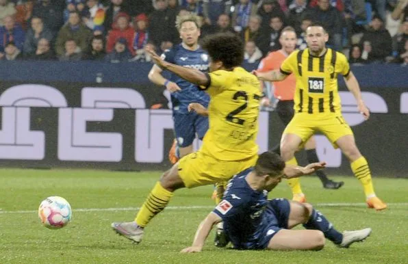 Borussia Dortmund : Nomination d’arbitre explosive lors du match d’ouverture contre Leverkusen