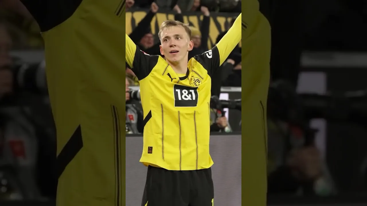 La réaction de Maxi Beier à sa première passe décisive du @BVB09 en Bundesliga est si saine 🥹