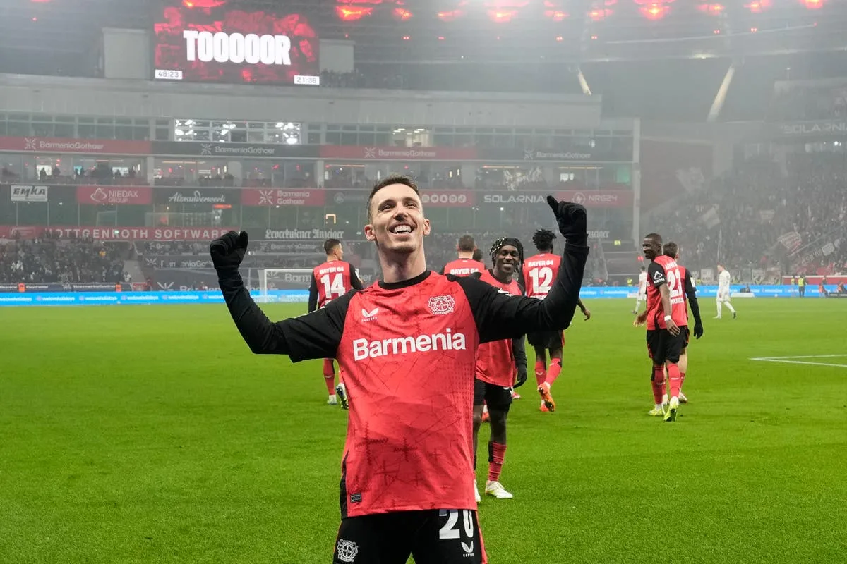 Le Bayer Leverkusen prend de l’ampleur avec une séquence de 10 victoires consécutives alors que Dortmund fait face à des problèmes
