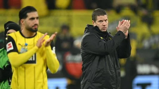 Borussia Dortmund Entraîneur par intérim Mike Tullberg pour superviser la Ligue des champions de l’UEFA Clash