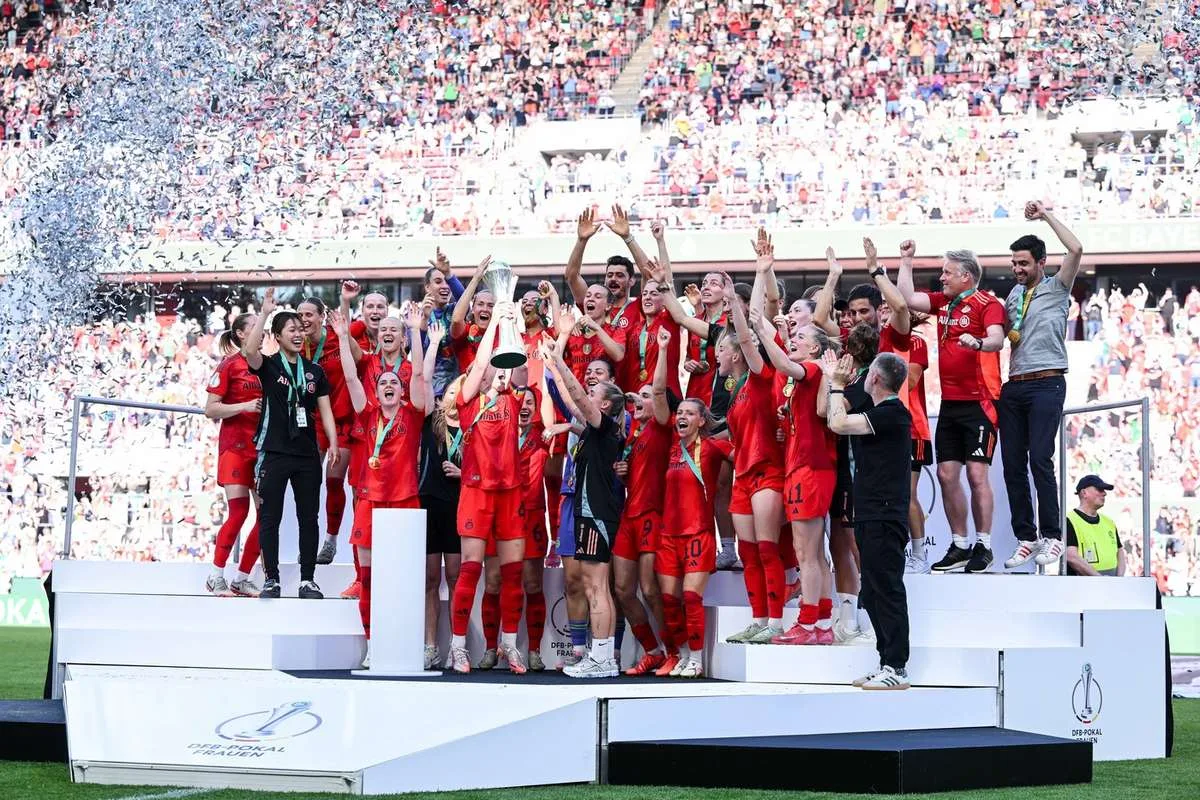 Football : après la Bundesliga, le Bayern féminin gagne la Coupe et réussit son premier doublé