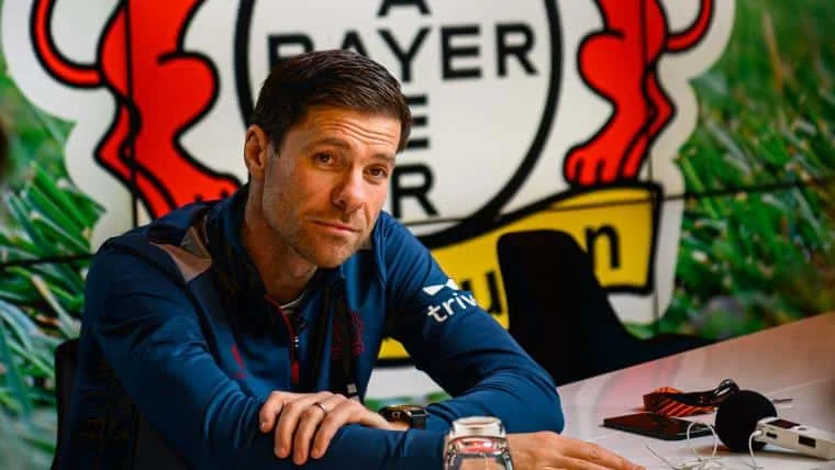 Xabi Alonso révolutionne le Bayer Leverkusen : une tactique en or pour un succès éclatant