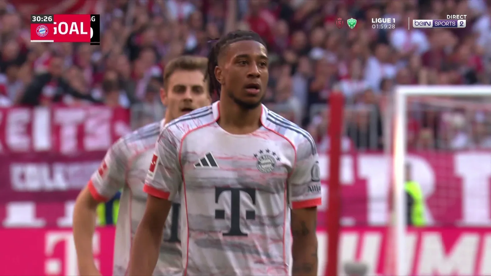 Bundesliga : Le bijou de Michael Olise pour fêter le titre du Bayern !