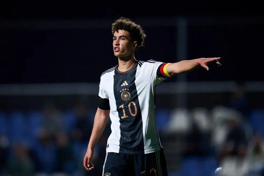 Barcelone «  étudier  » la vente de jeunes très appréciés, alors que Bayer Leverkusen rejoigne la mêlée