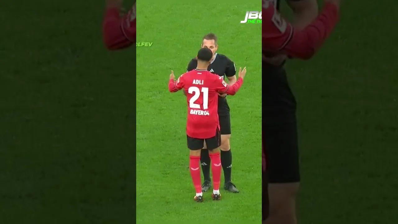 Fair Play in Football #football #bundesliga #leverkusen #footballshorts #fyp #shortvideo