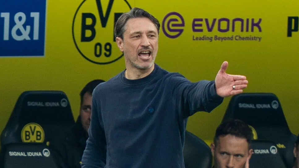 Borussia Dortmund: BVB menace le gardien de but-Zoff? « Ne vous asseyez pas sur le banc! » | football