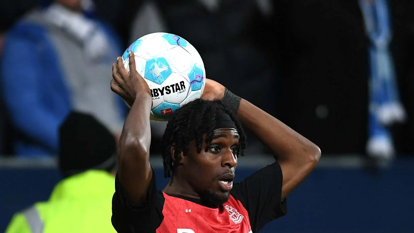 Manchester City rivalisera avec Liverpool pour l’arrière droit du Bayer Leverkusen, Jérémie Frimpong