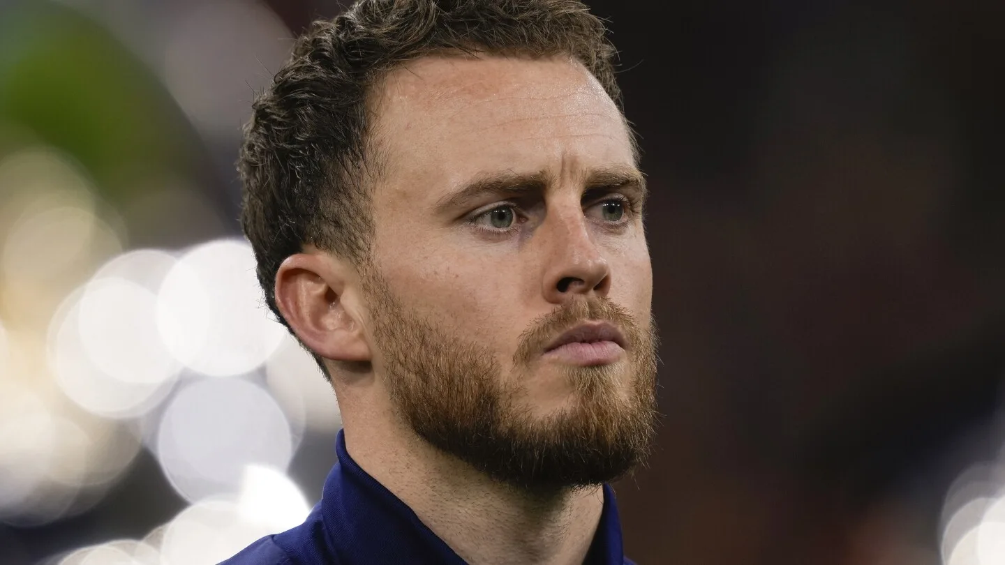 Bayer Leverkusen signe le gardien de but Flekken de Brentford, qui enrôle Kelleher en remplacement