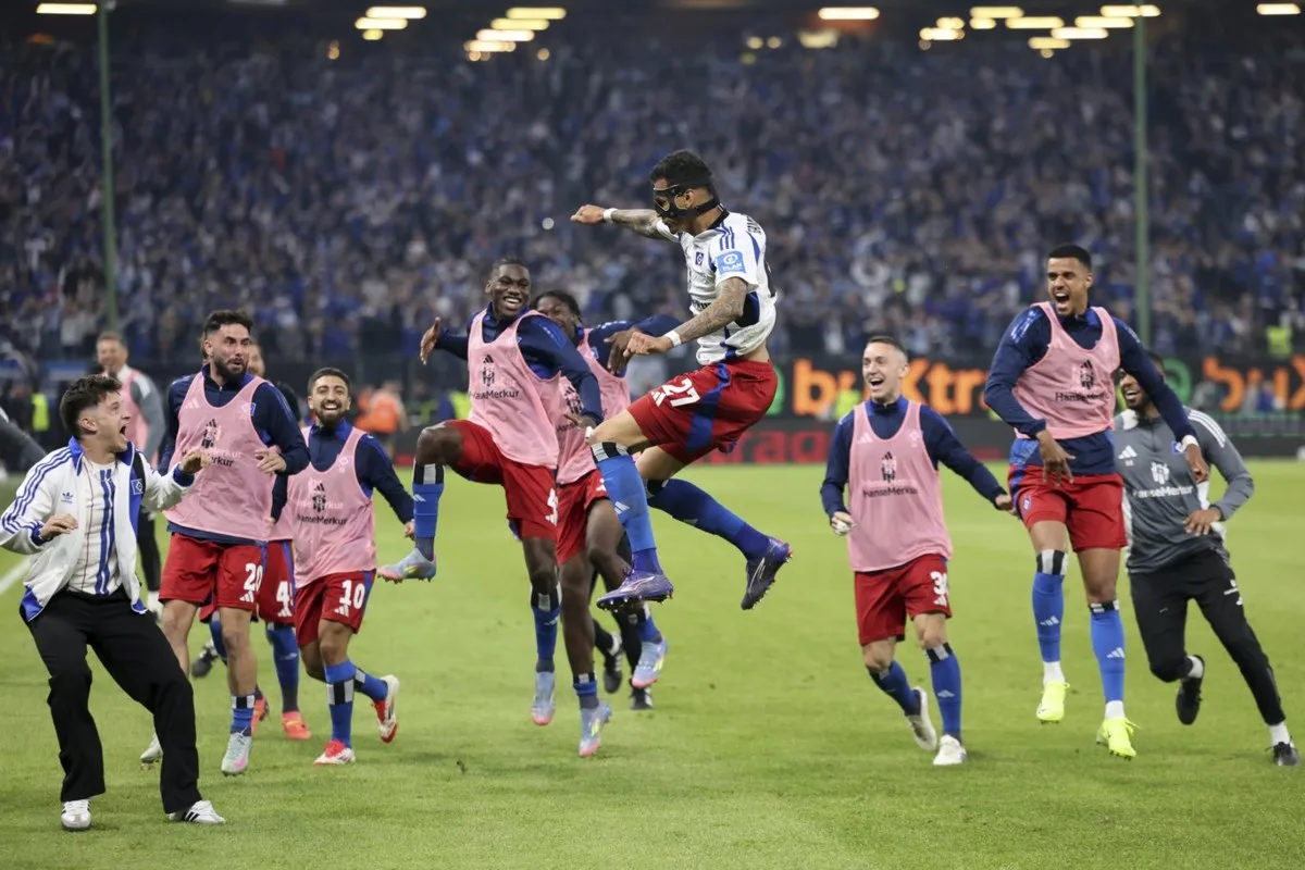 Hamburger SV revient enfin à Bundesliga après sept saisons en deuxième division