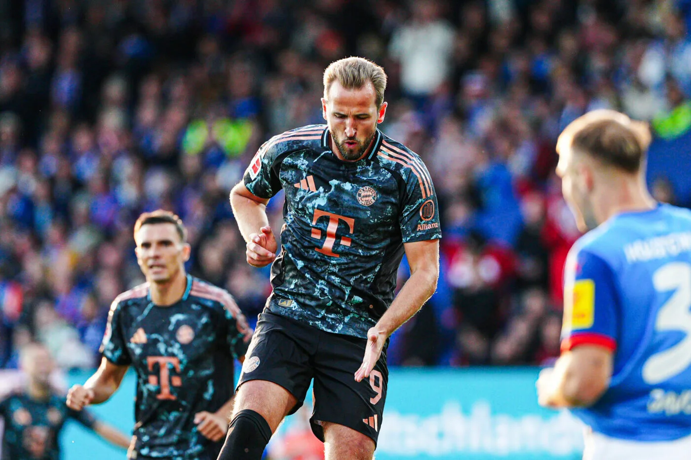 Pronostic Bayern Augsbourg : Analyse, cotes et prono du match de Bundesliga – paris sportifs