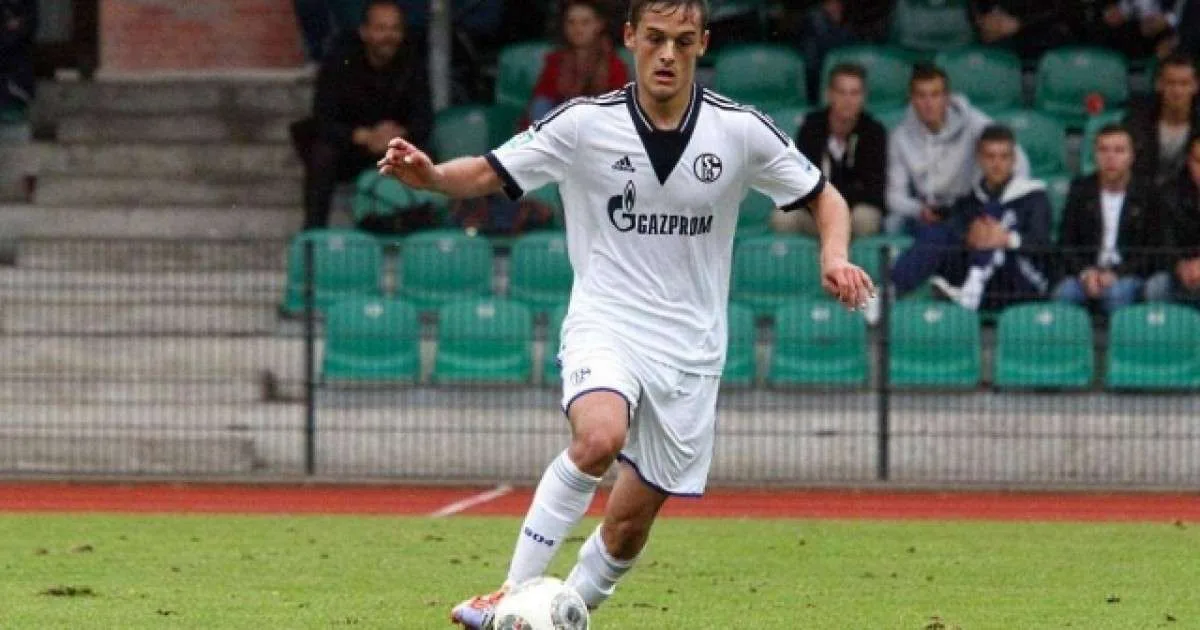 Hoxha vise les débuts à Bundesliga avec Schalke 04 – Telegraph