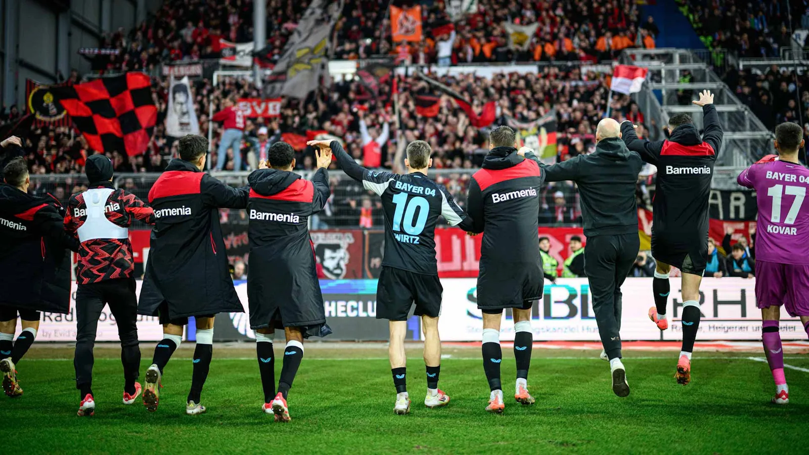 Bayer Leverkusen bat Holstein Kiel 2-0 pour reprendre la forme de victoire