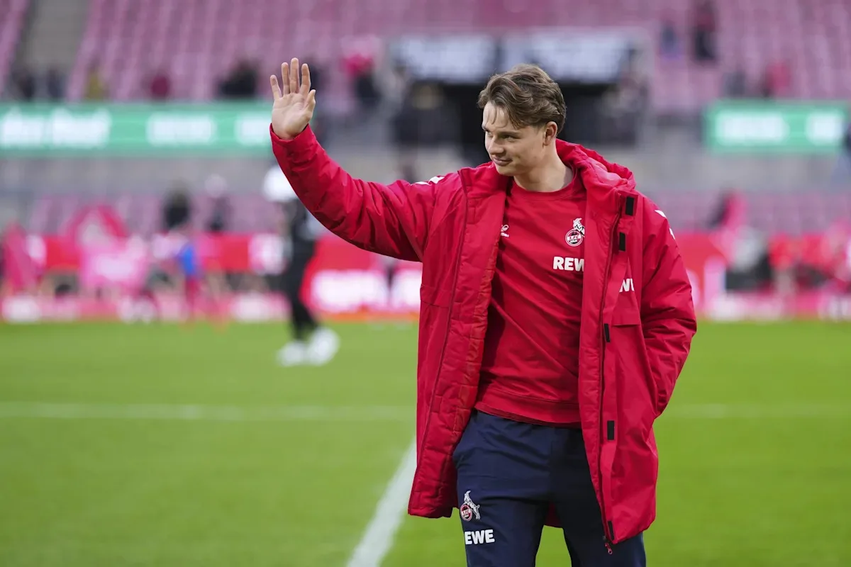 Jonas Urbig gardant «tous les doigts croisés» pour le FC Köln en 2. Bundesliga Title Race