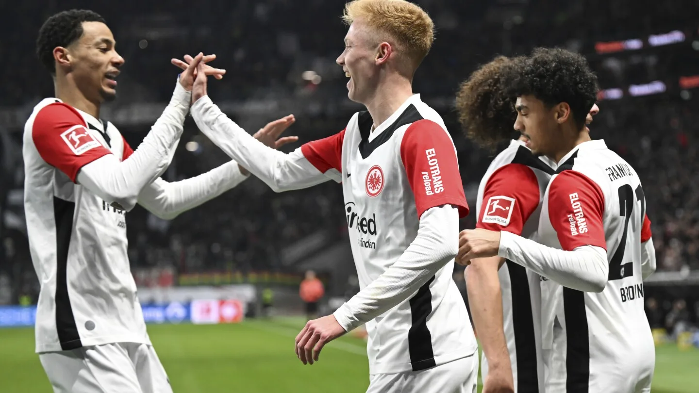 Francfort bat Kiel 3-1 pour consolider la 3e place à Bundesliga