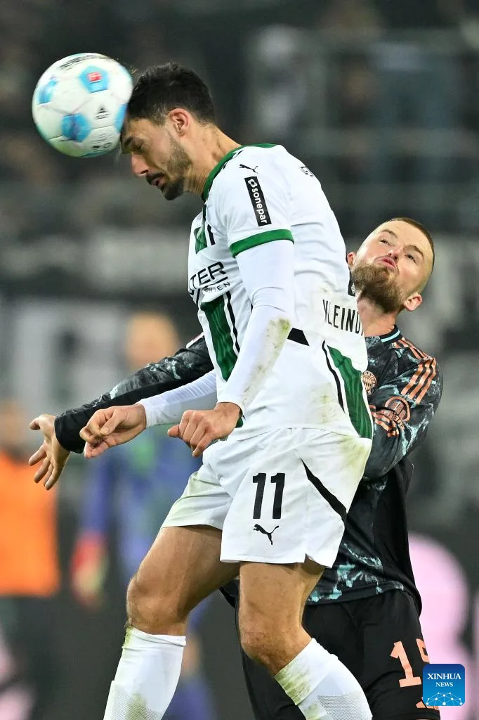 Le Bayern bat Mönchengladbach, têtu, pour rester en tête de la Bundesliga-Xinhua