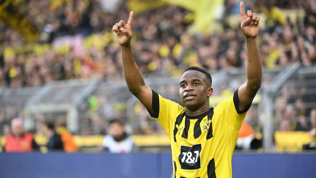 Le prodige du Borussia Dortmund, Youssoufa Moukoko, est soupçonné d’être impliqué dans une falsification d’âge. Son âge serait de 4 ans de plus.
