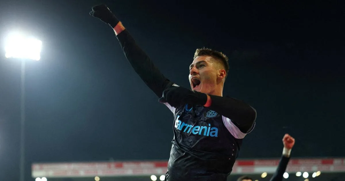 Schick porte Leverkusen avec un quadruplé