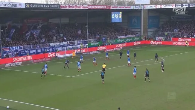 Bayer Leverkusen gagne à Kiel, Schick – Libero également dans le but