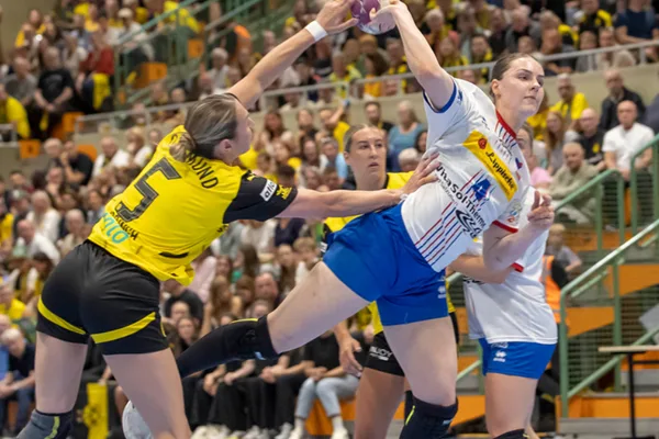 L’équipe féminine de handball du Borussia Dortmund a battu HSG Blomberg-Lippe au premier tour de la Germa.