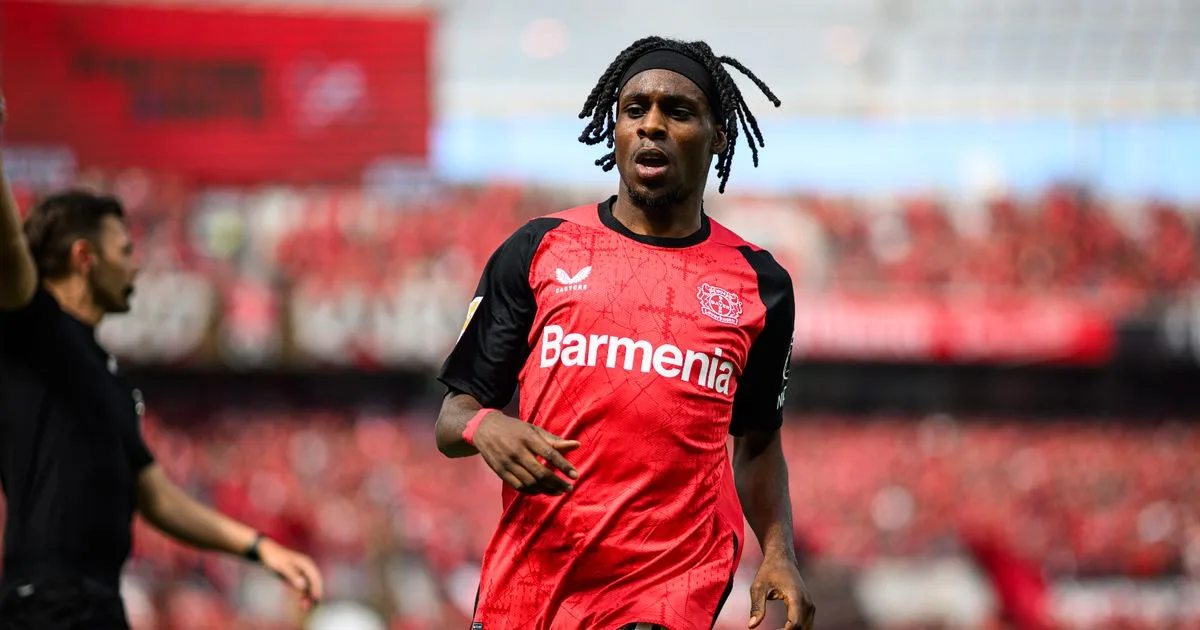 Jeremie Frimpong Liverpool Contrat Détails alors que Bayer Leverkusen Star s’envole pour Medical