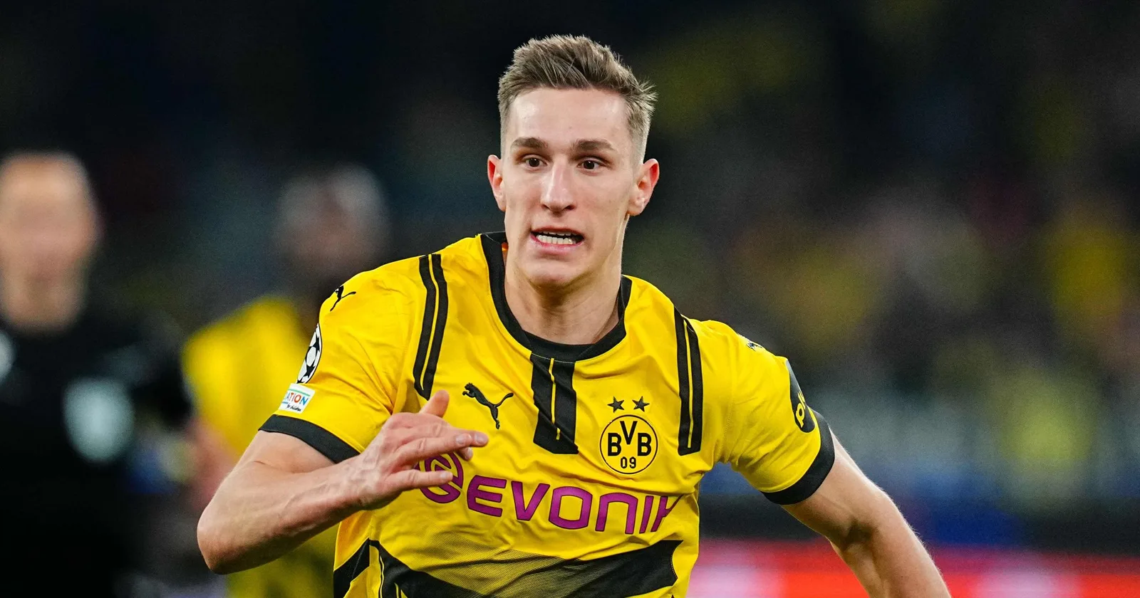 Liverpool Target Borussia Dortmund Defender Nico Cotr en tant que privil van dijce remplace