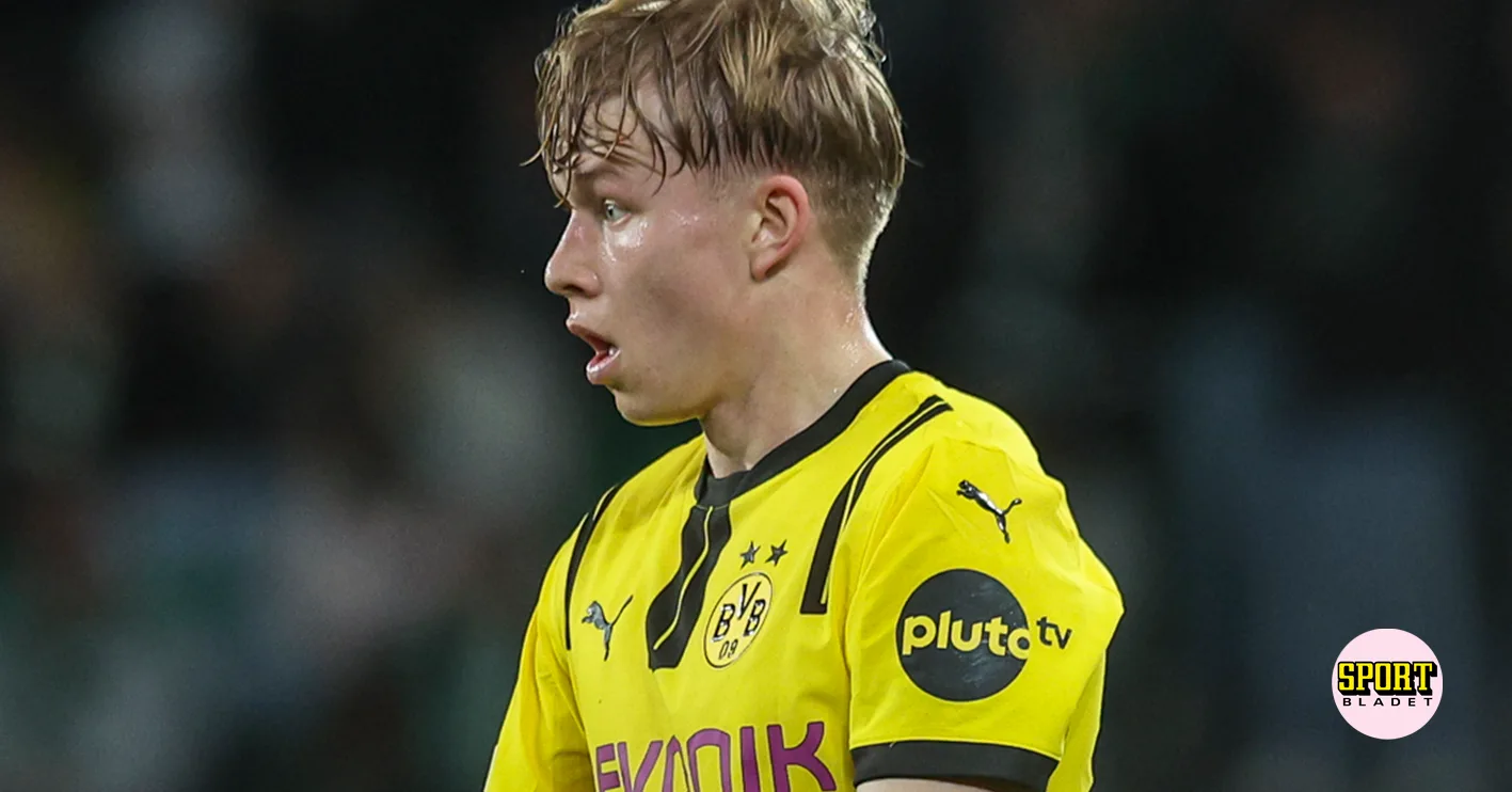 Daniel Svensson est félicité après ses débuts en Ligue des champions avec le Borussia Dortmund
