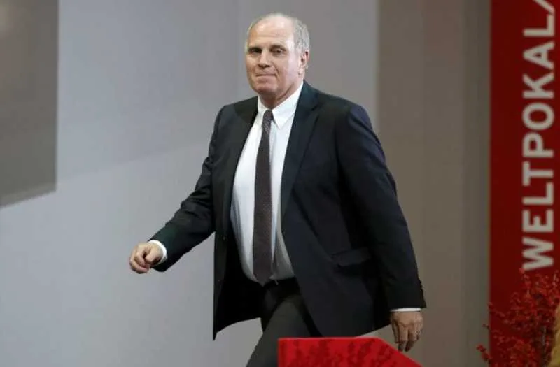 Football: le président de l’honneur du Bayern Munich, Uli Honess, a acheté des actions à St Pauli