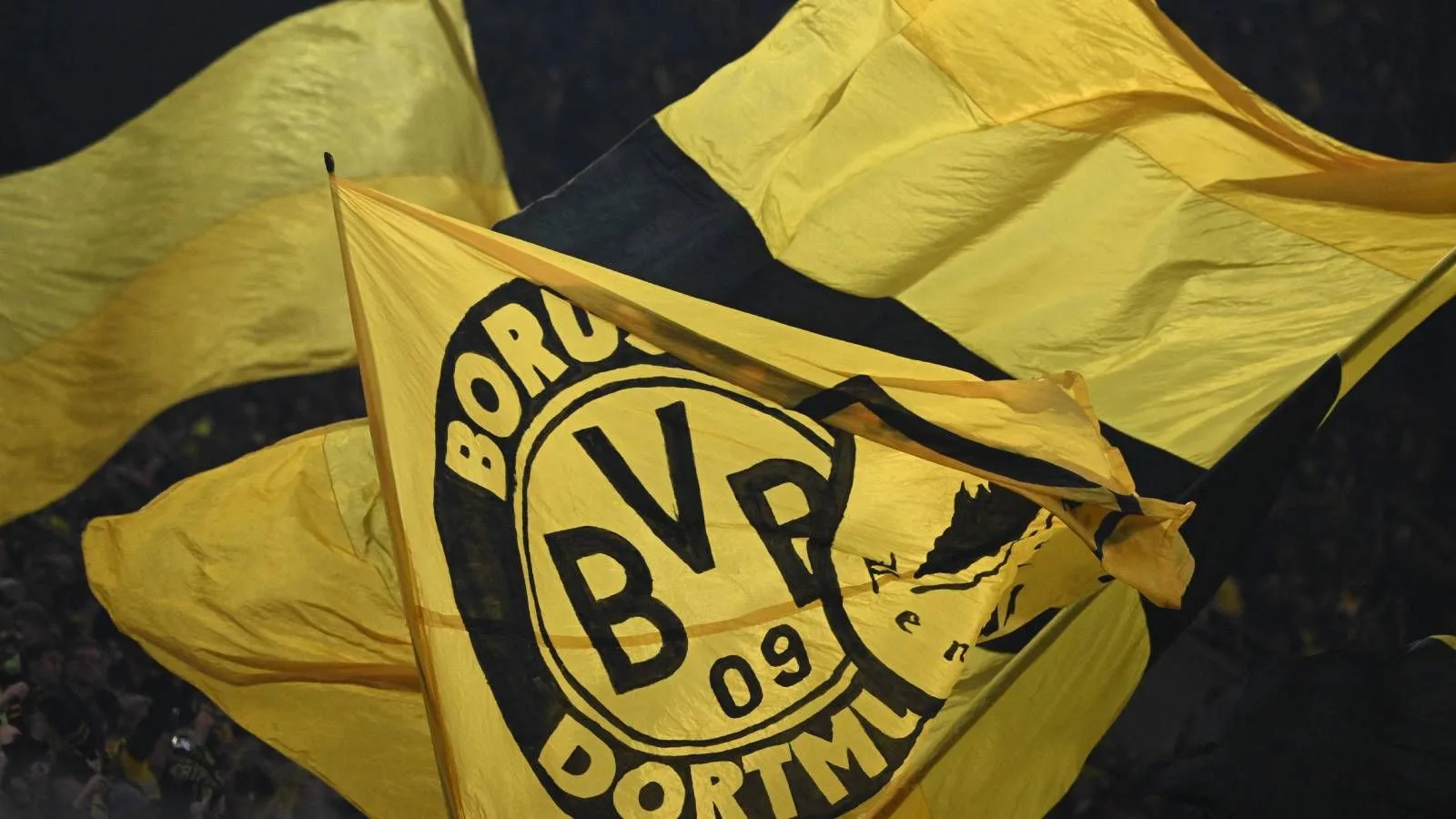 BVB, NOUVELLES ET RUMORS: Borussia Dortmund annonce la publication d’un maillot spécial