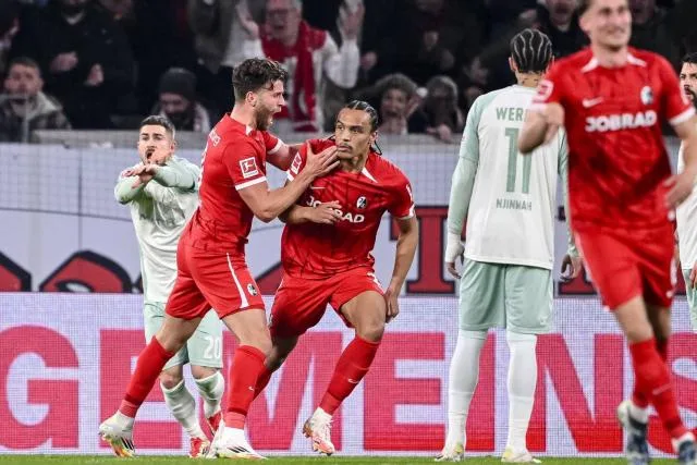 Fribourg cartonne contre le Werder Brême en Bundesliga, Kiliann Sildilla auteur d’un but spectaculaire