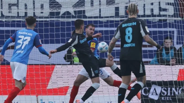 Bundesliga 2024-25: Bayer Leverkusen passe devant Holstein Kiel 2 à 0 pas plus loin pour maintenir la pression sur le Bayern Munich