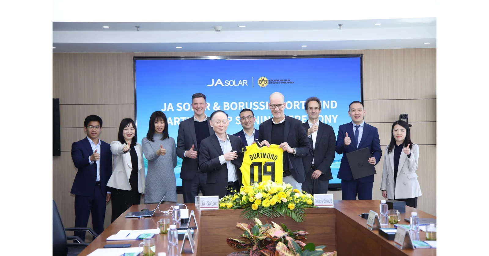 JA SOLAR et Borussia Dortmund annoncent un partenariat et un grand projet commun