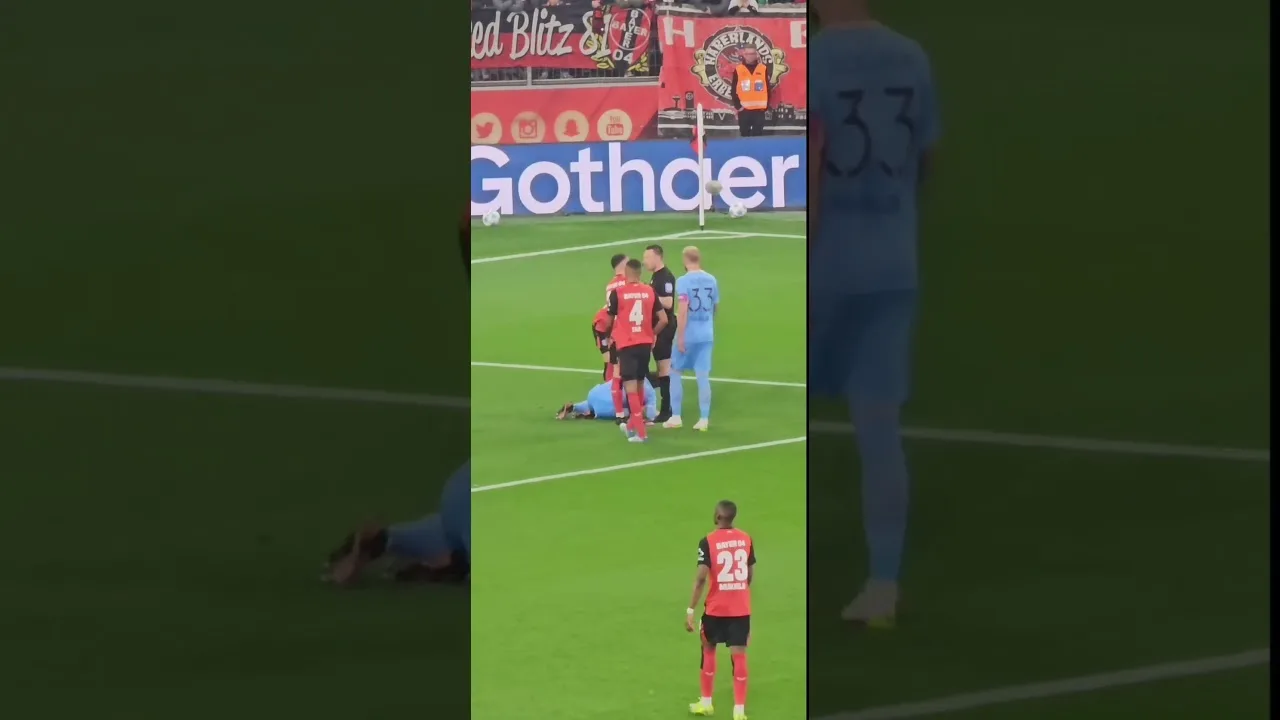 Passlack fällt! Elfmeter oder nicht?! ⚽️🔥 #vflbochum #bayerleverkusen #bundesliga #var #tor #b04