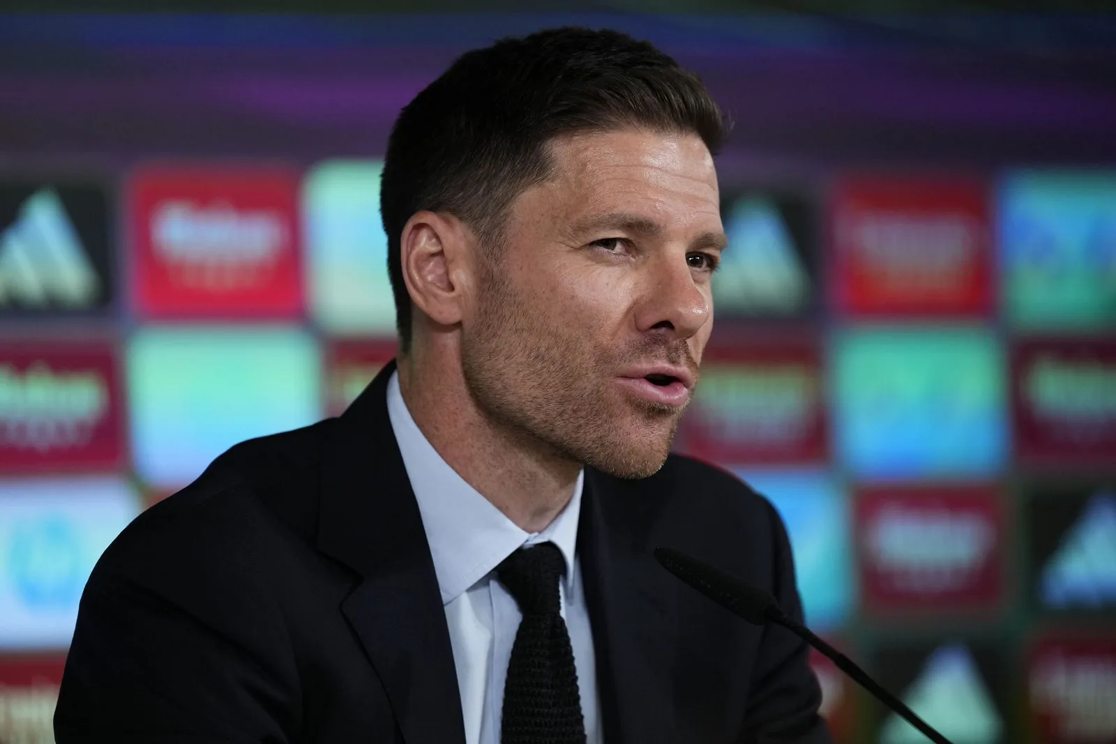 Real Madrid Pull Franch on Potential Move pour le milieu de terrain de Bundesliga de 24 ans: Rapports