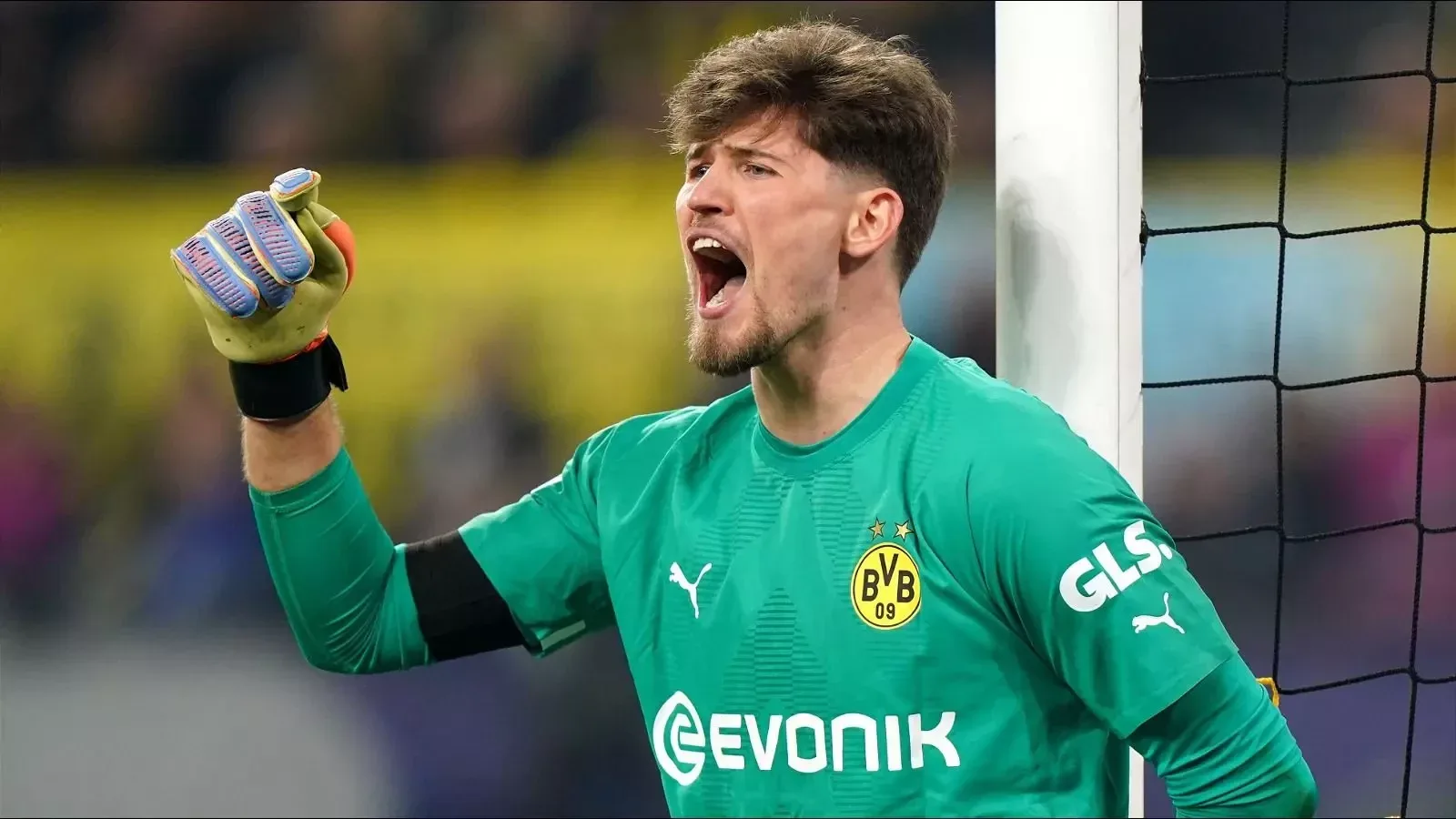 Le gardien et l’ailier du Borussia Dortmund font des merveilles dans la lutte acharnée des transferts