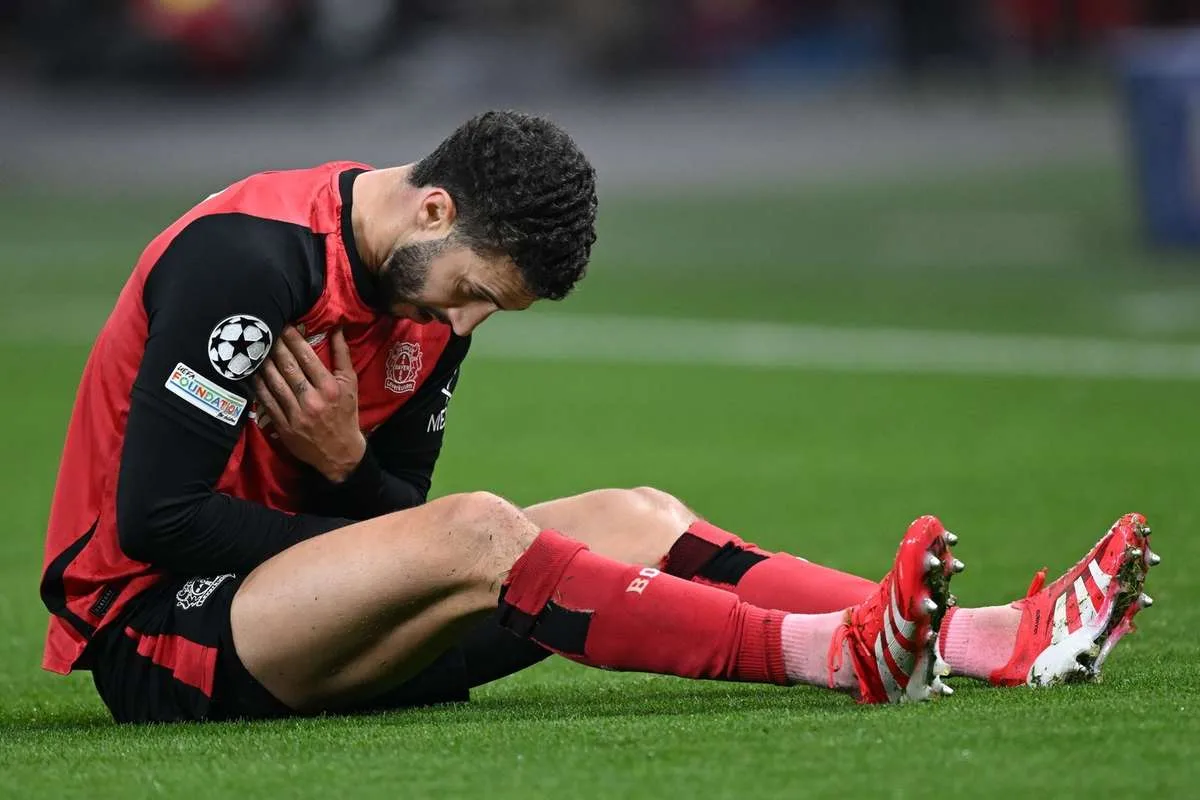 Mario Hermoso (Bayer Leverkusen) termine le temps plus tôt en raison d’une blessure