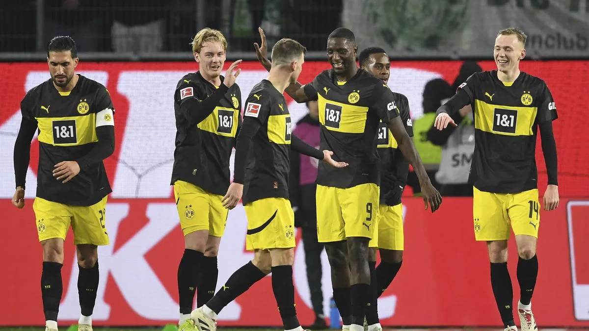 Bundesliga 2024-25 : le Borussia Dortmund tient bon avec 10 hommes pour battre Wolfsburg 3-1