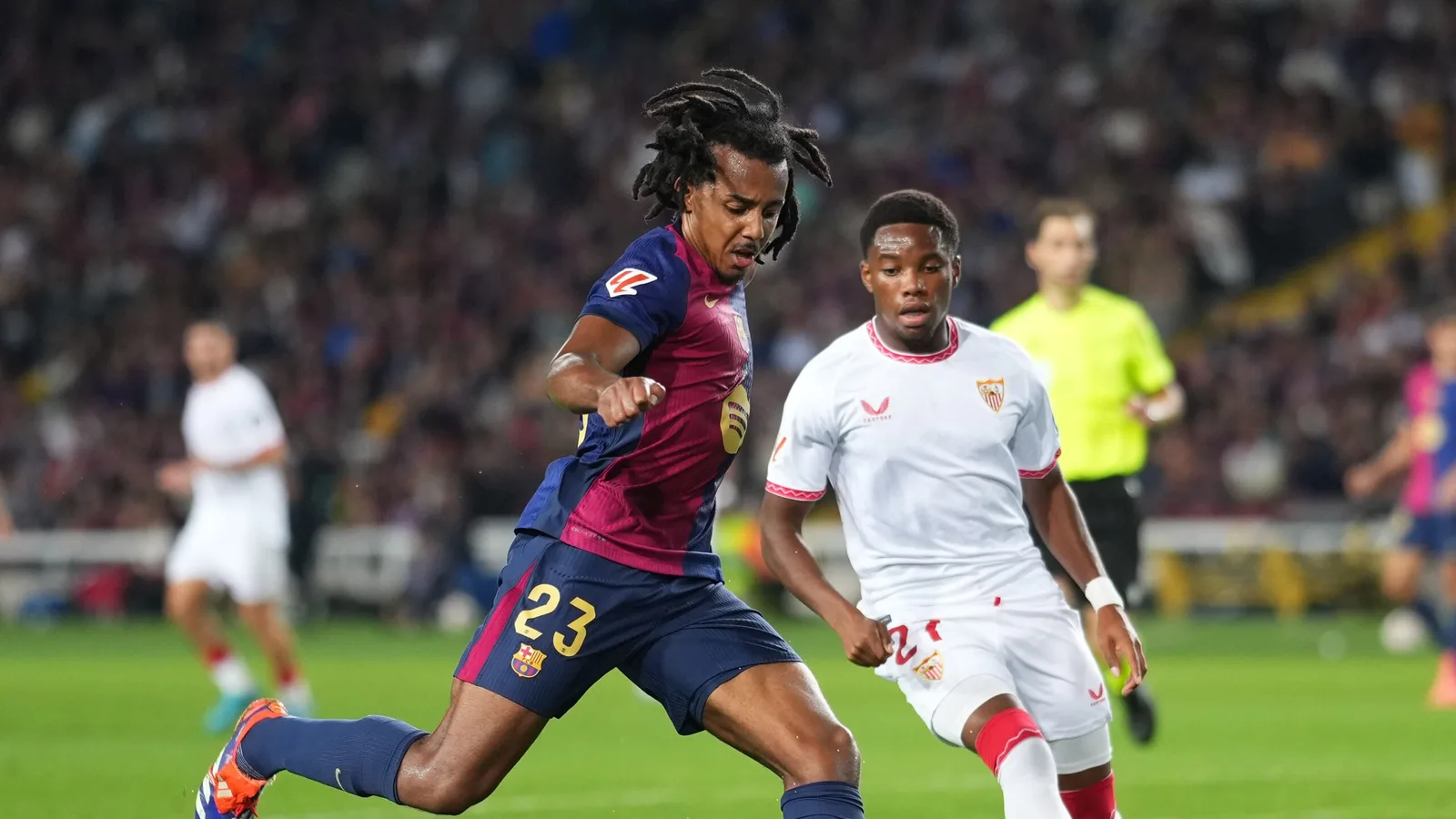Compétition pour la star de l’USMNT Gio Reyna ? Le Borussia Dortmund surveille le prodige belge Stanis Idumbo