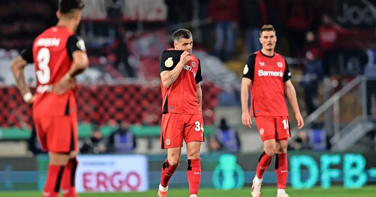 Fans Bayer Leverkusen Furious à Jeremie Frimpong & Co après une réduction contre Bielefeld à DFB-Pokal