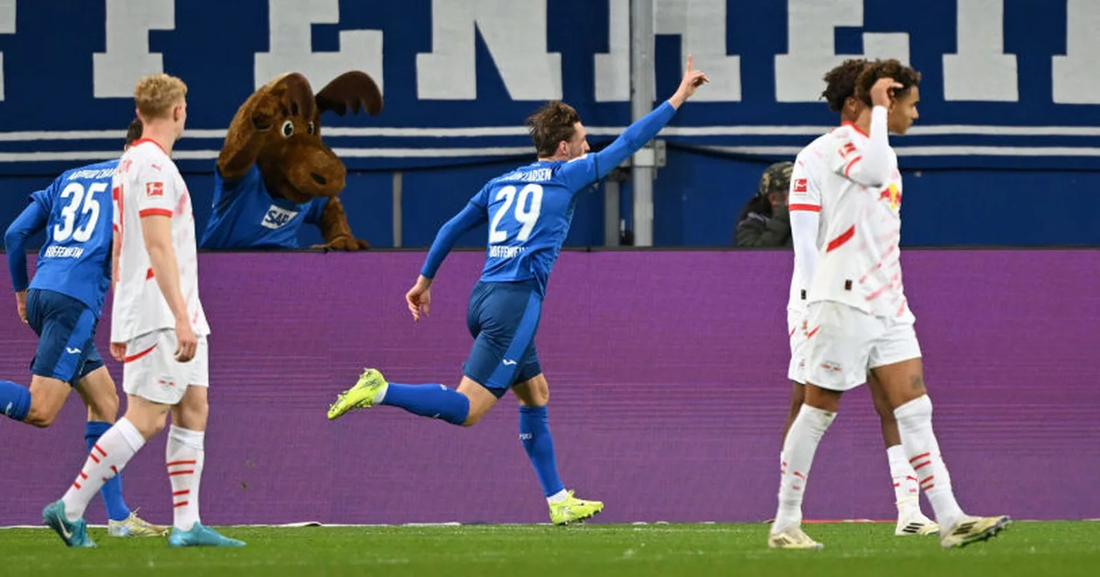 Bundesliga : Le RB Leipzig craque face au rythme du Bayern Munich, Leverkusen et Dortmund se replacent