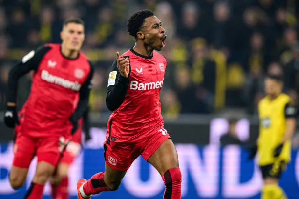 Nathan Tella réclame le premier but du mois de mois à Bayer Leverkusen