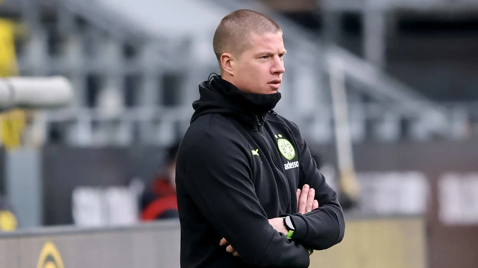 Qui est Mike Tullberg, l’homme sur la ligne de touche du Borussia Dortmund contre le Werder Brême ?