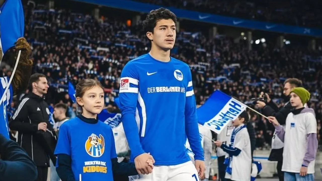 Le Bayer Leverkusen passe à l’offensive pour Maza