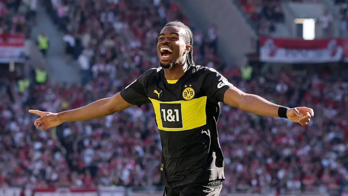 Borussia Dortmund démolie Freiburg pour stimuler les espoirs européens
