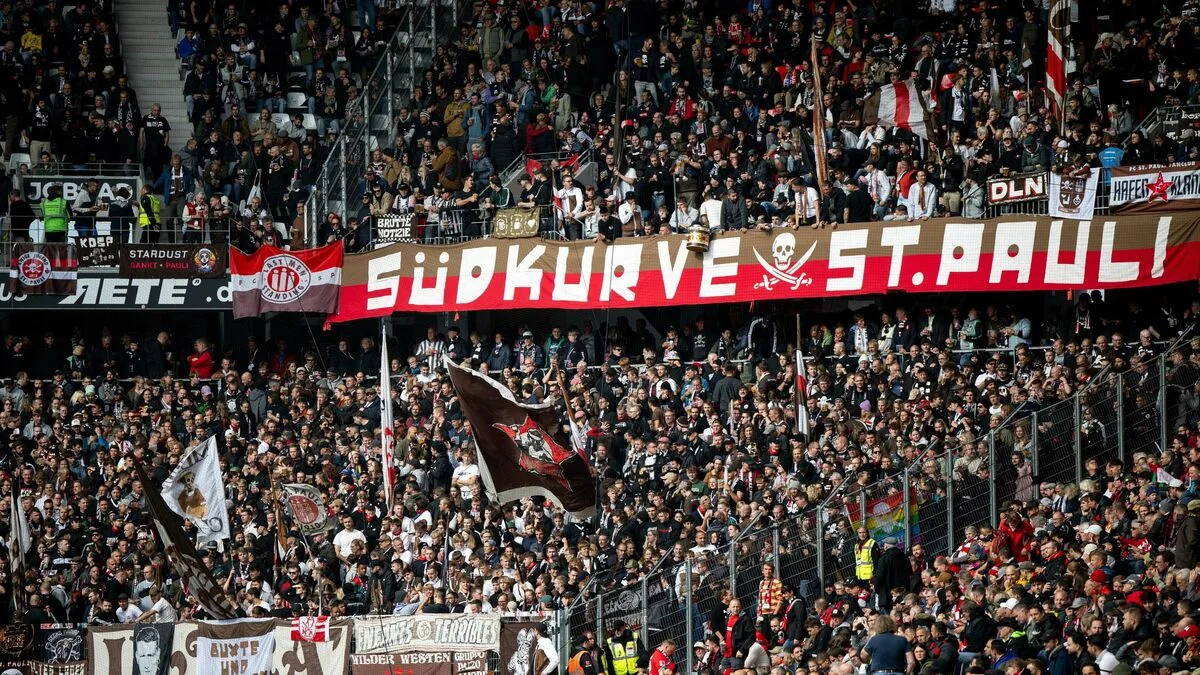Bundesliga : le club de Sankt Pauli décide de quitter le réseau social X, un « amplificateur de haine »