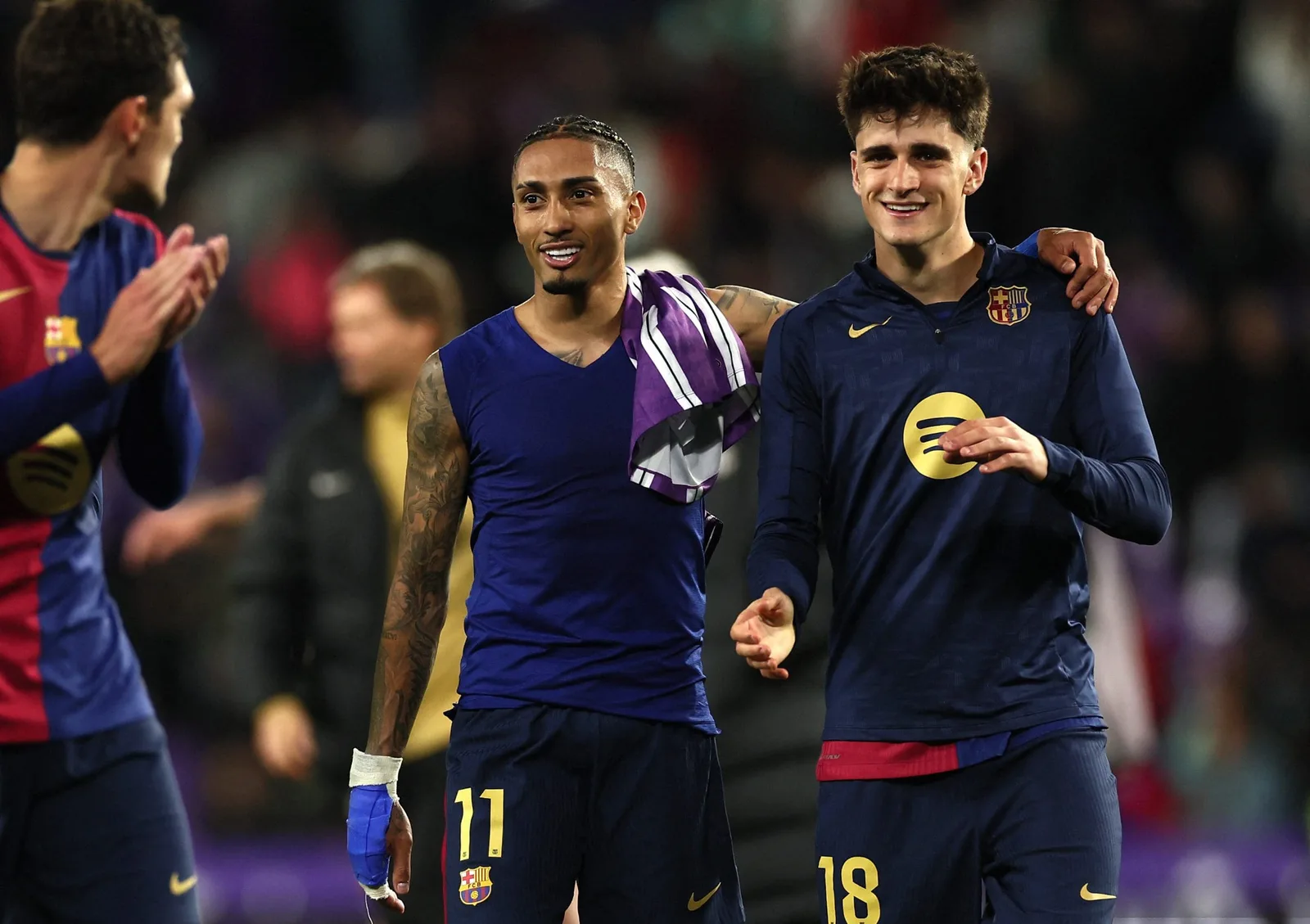 Bayer Leverkusen lance une offre audacieuse pour détourner un trio de LaLiga en faveur de la star du FC Barcelone, Victor.