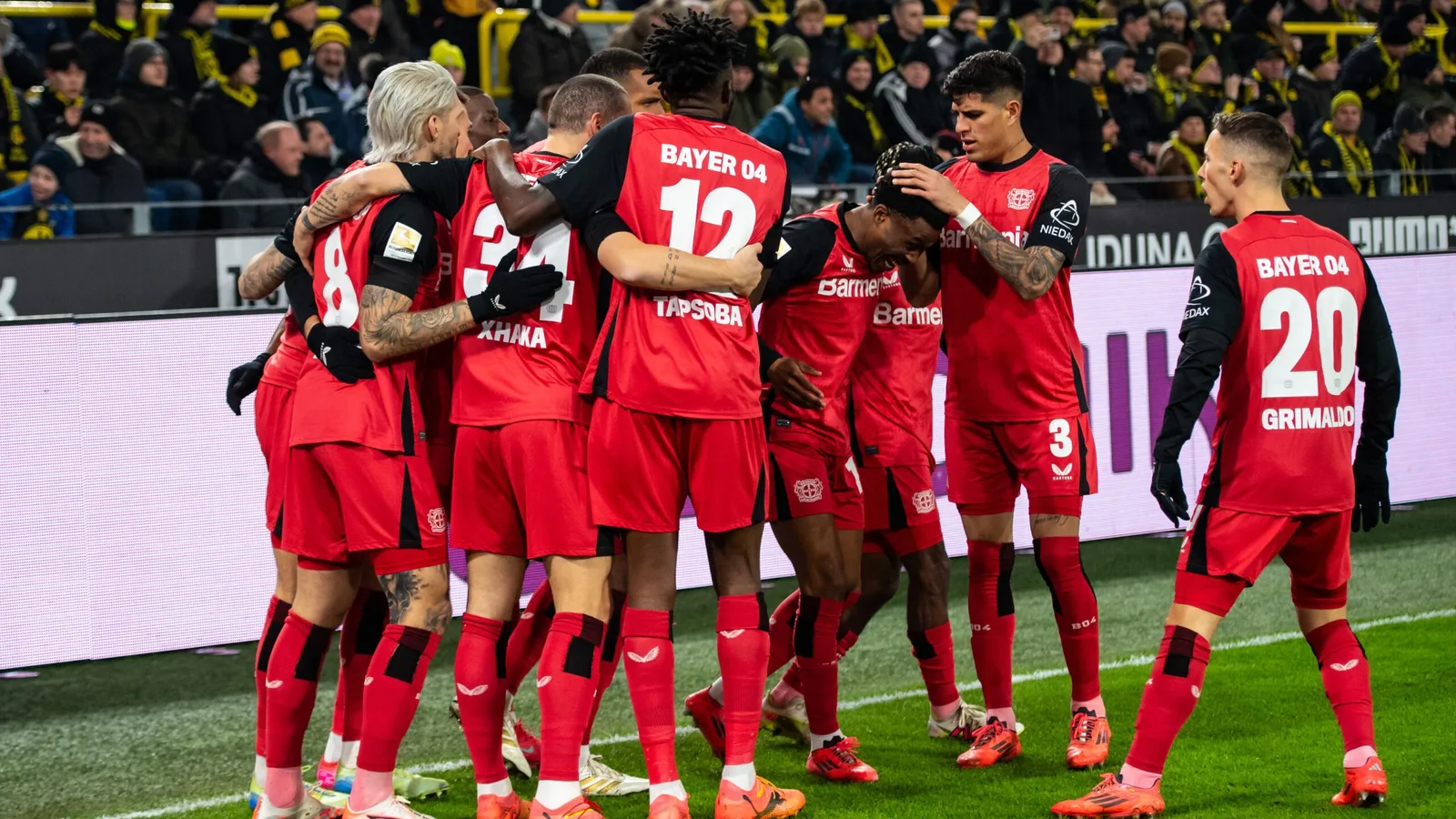 Bayer Leverkusen "Mur jaune"Détruit – TRT Sports