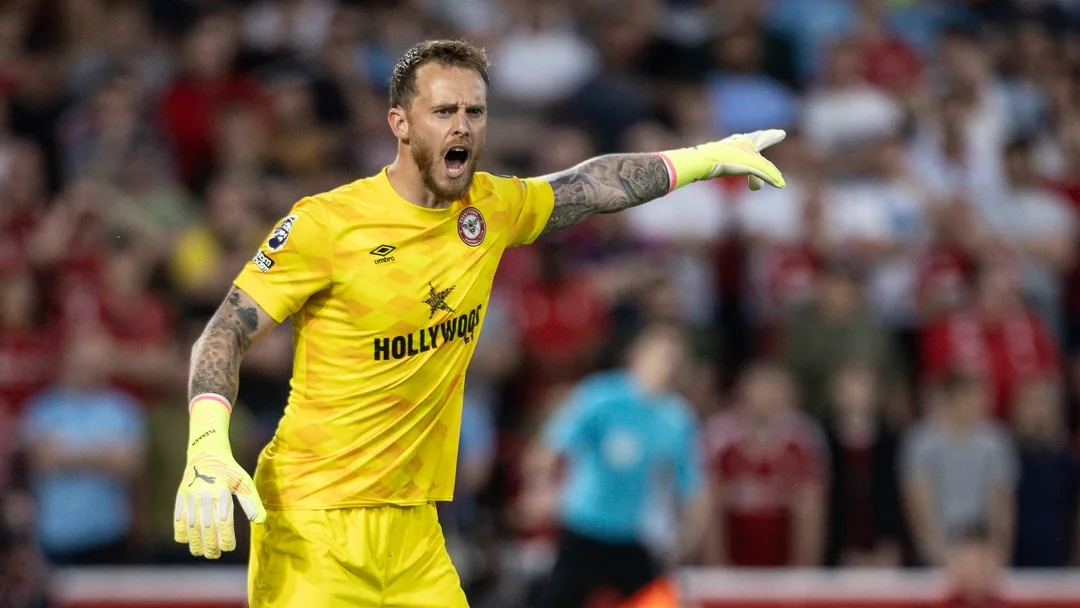 Les signes de Bayer Leverkusen Fleken de Brentford